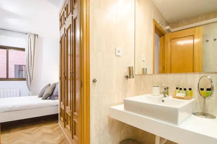 Bright & Spacious- City Center- 2Rooms-2Bathrooms 마드리드 외부 사진